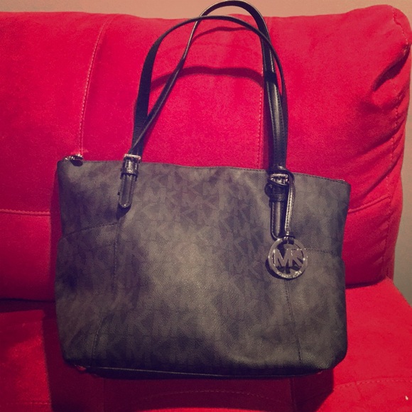 Authentic brand new michael Kors Tote - Picture 1 of 4